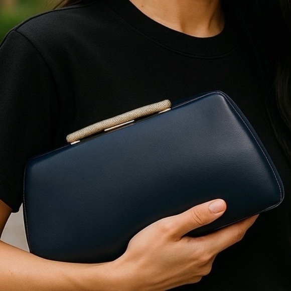 Vintage 50’s-60’s Navy Blue Trapezoid Dorris Day Clutch With Gold Hardware - Picture 1 of 8
